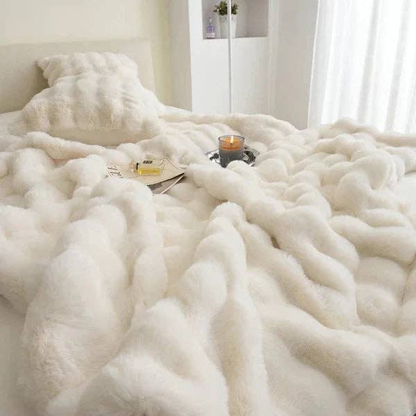 Luxe Plush Faux Fur Throw Blanket -Tan
